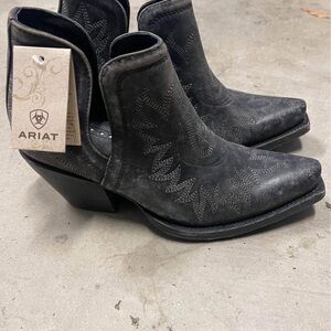 Ariat Women's Distressed Black Ankle Booties